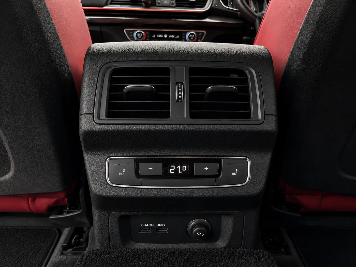 Audi SQ5 - rear climate control panel
