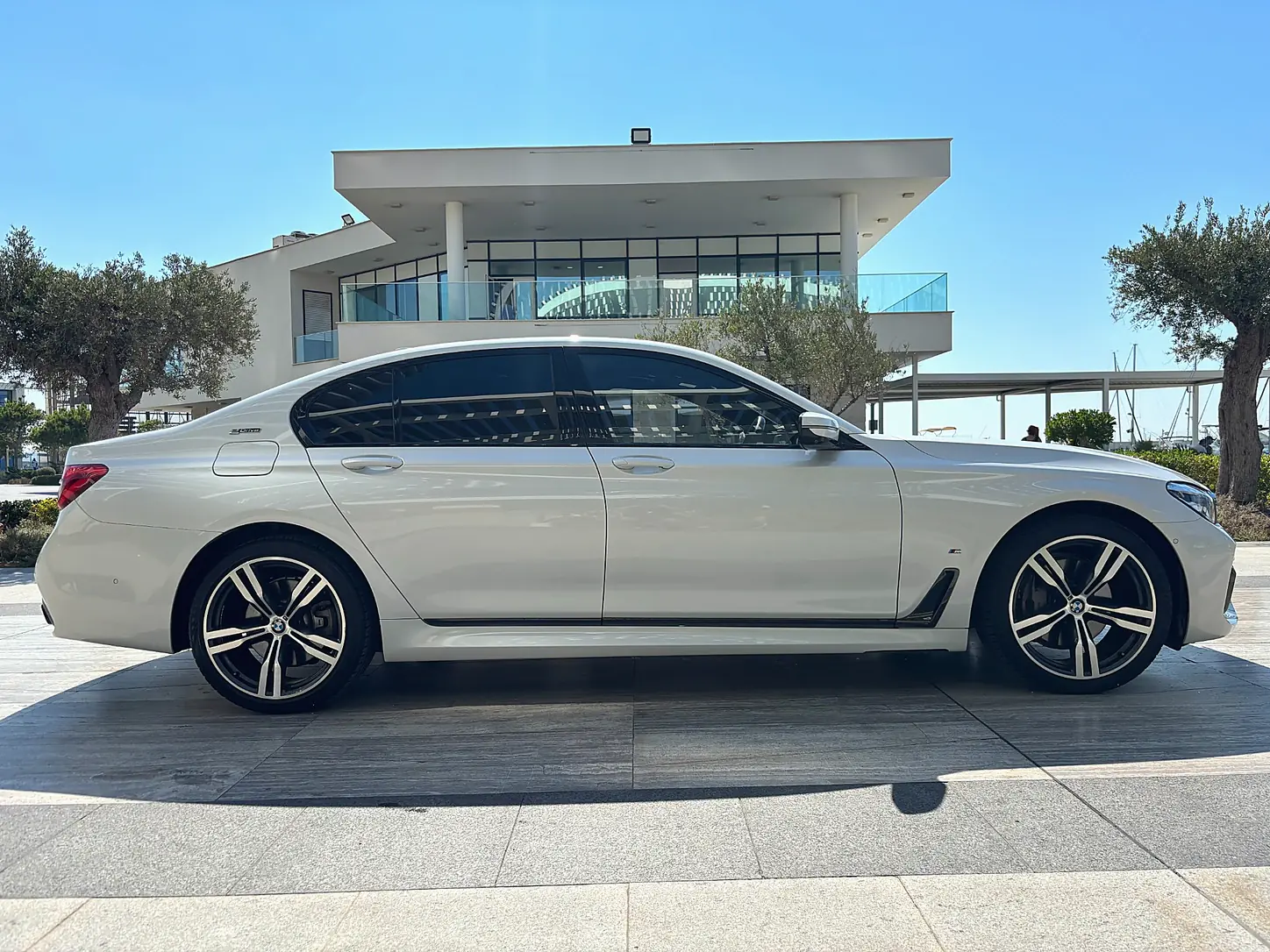 BMW 740e - side profile