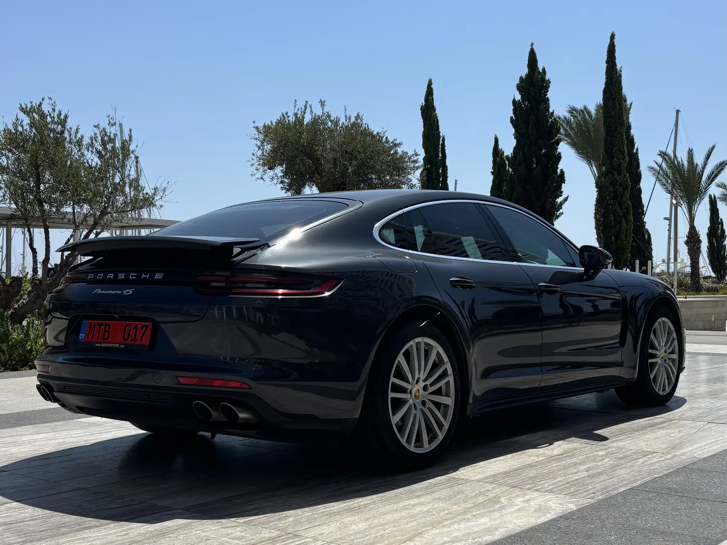 Porsche Panamera 4 - rear three-quarter view